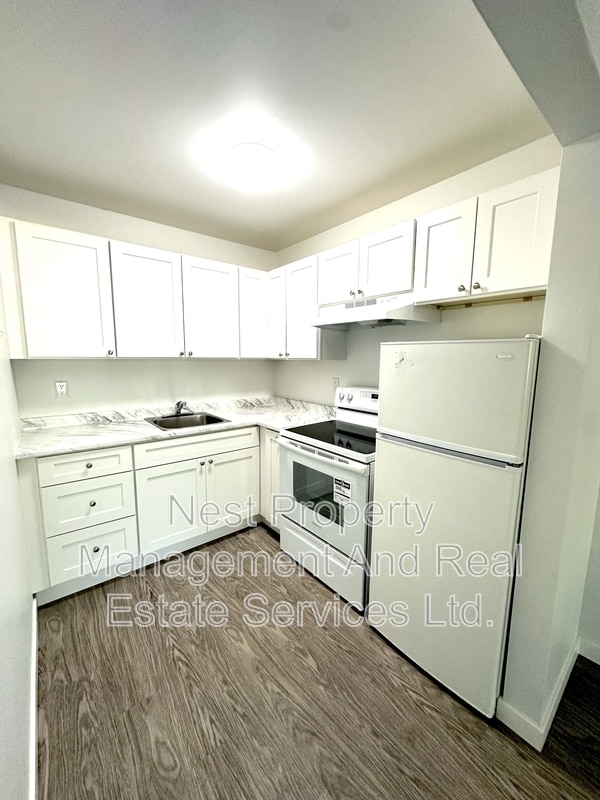 Photo - 776 Vaughan St