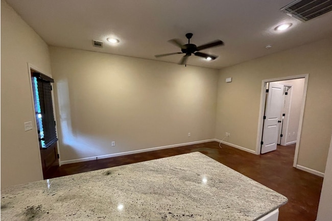 Photo - 1 BD/1 BA