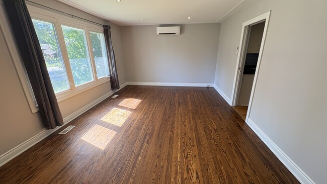 Photo - Spacious Main Floor 3 bedroom Steps From Mountain Brow Unit 1