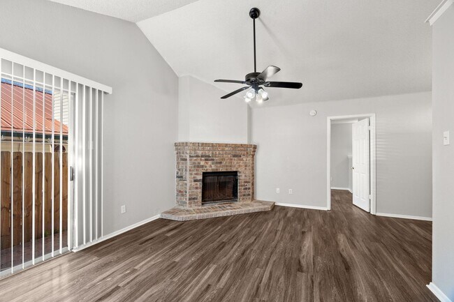 Photo - CV-AUS12130 Thompkins Unidad A