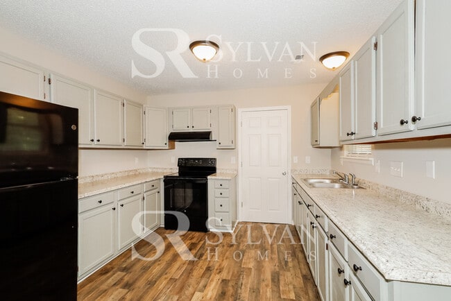 Photo - Cute, cozy and comfortable