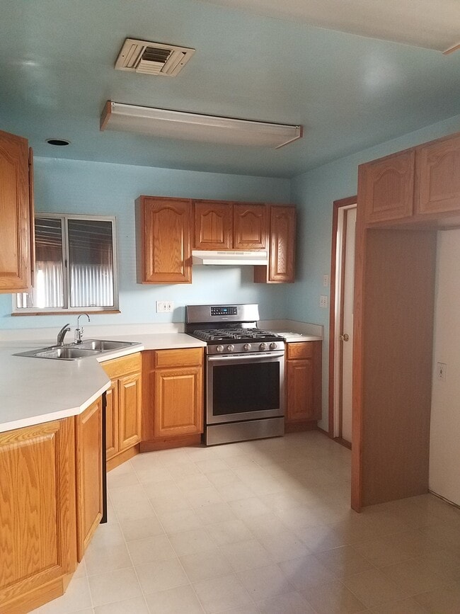 Photo - 230 D Ave