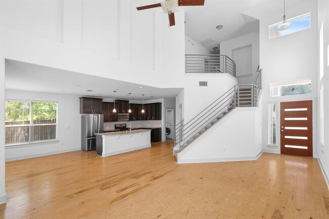 Building Photo - 7208 Bertram Ct