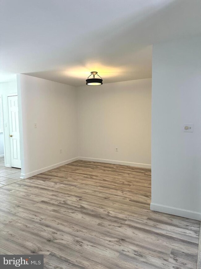 Photo - 10 Starboard Ct