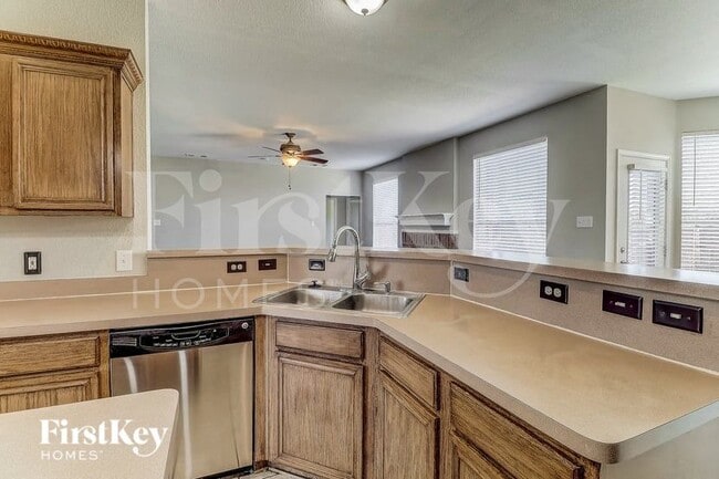 Photo - 3001 Creekbend Ct