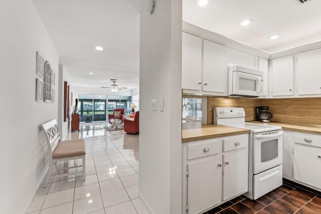 Photo - 5826 Areca Palm Ct Unit D