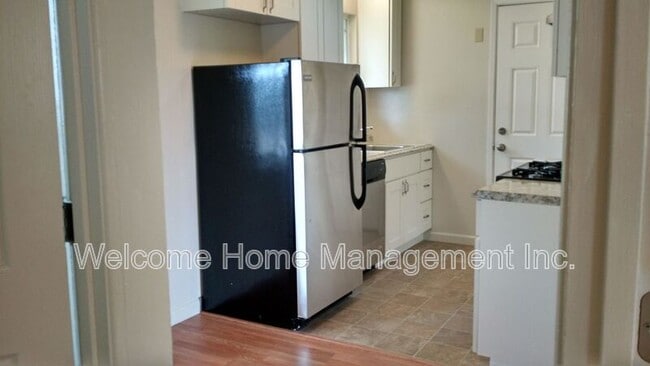 Photo - 19727 Center St