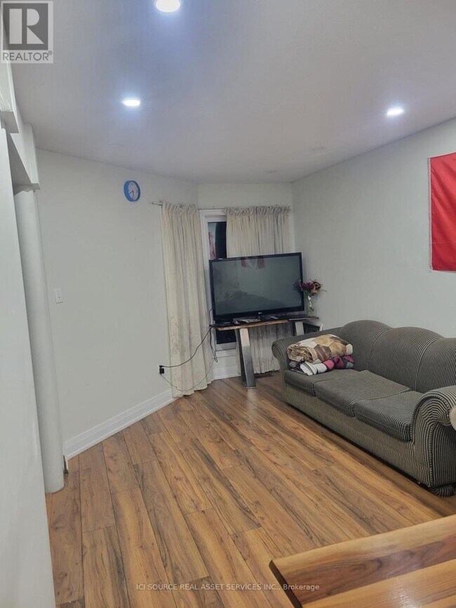 Photo - 3 Fairbank Ct