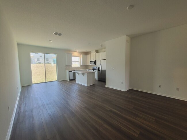 Photo - 3 Bedroom 2.5 Bathroom Townhome For Rent with 1 car garage in Kissimmee - NEAR DISNEY!