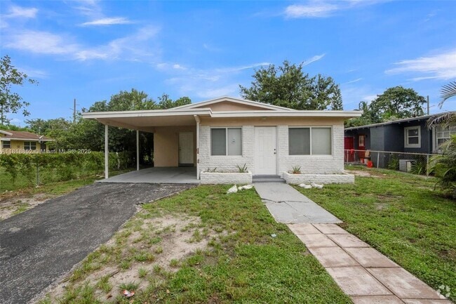 Building Photo - 2201 NW 7th Ct Rental