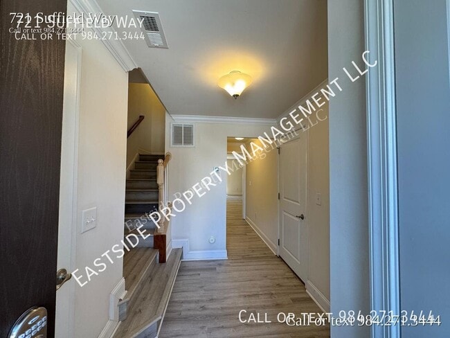 721 Suffield Way