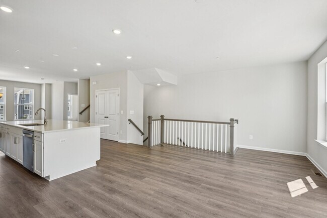 Photo - 9636 Killenney Pl