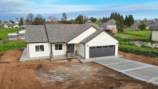 Building Photo - 2775 Village Dr