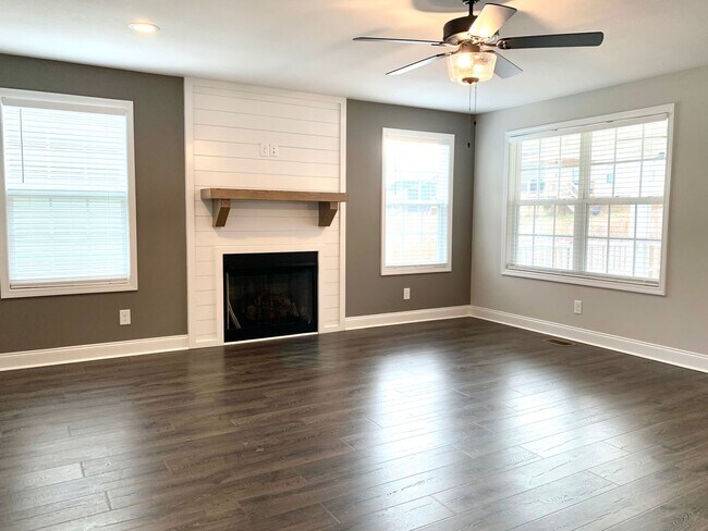 Photo - 712 Banister Dr
