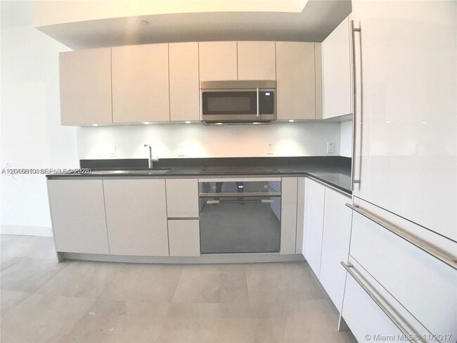 Photo - 1010 Brickell Ave Unit 2810