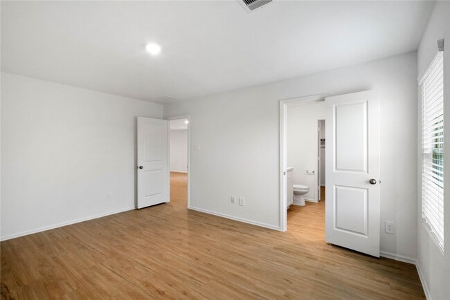 Photo - 104 Pine Bend Ct