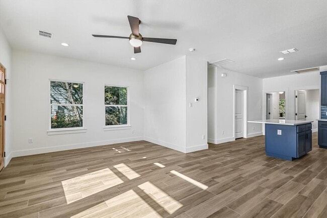 Photo - 122 Shady Bluff Dr