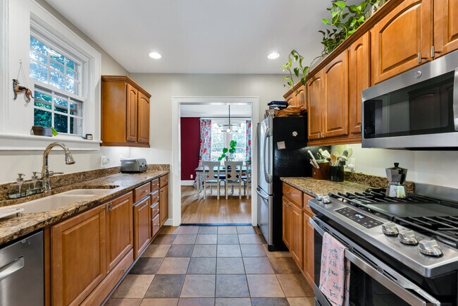 Photo - 1415 Claremont Ave