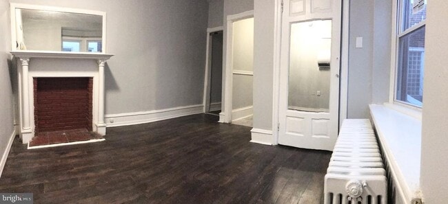 Building Photo - 5229 Walnut St Unit 1R Rental