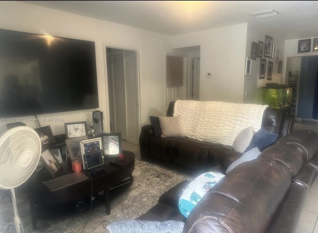 501 NW 8th St