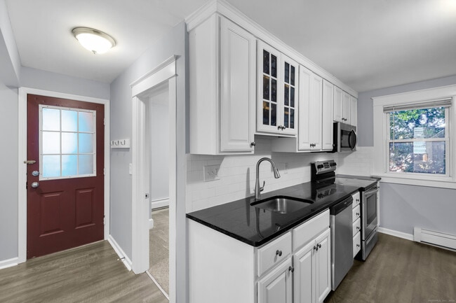 Photo - 245 Oakland St