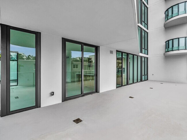 Photo - 9901 W Bay Harbor Dr Unit 304