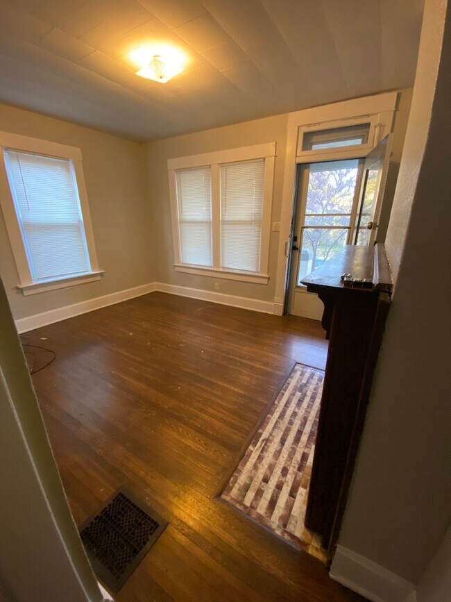 Photo - 337-339-339 E Mithoff St Unit 337