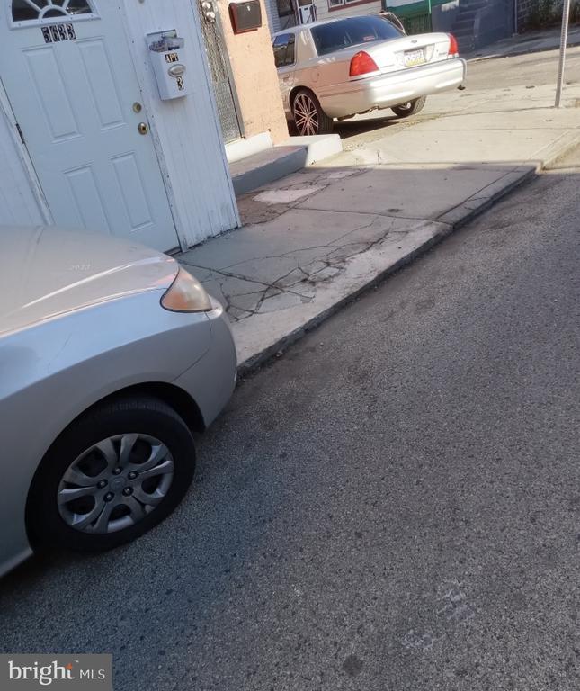 Photo - 5633 Elliott St