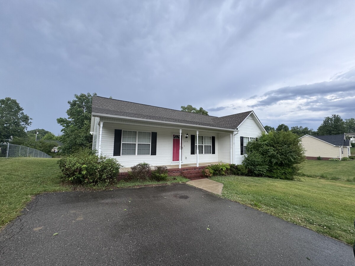 Photo - 3570 Castlebrooke Ln