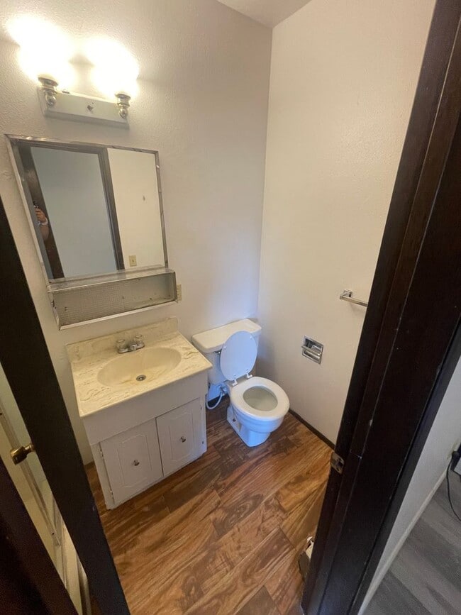 Photo - 514 F Unit #3