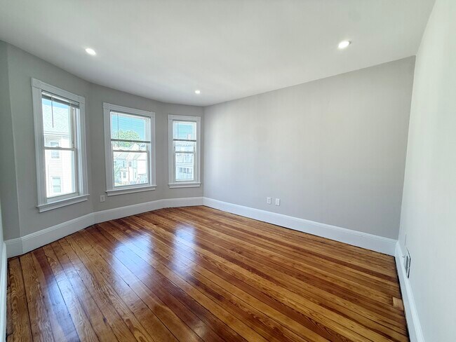 Photo - 71 Saxton St Unit 3