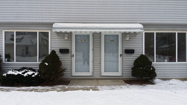 2BDRM DUPLEX FOR RENT LORAIN, OHIO - 2BDRM DUPLEX FOR RENT LORAIN, OHIO Casa