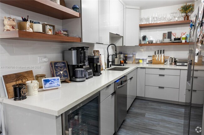 Building Photo - 20355 NE 34th Ct Unit 221 Rental
