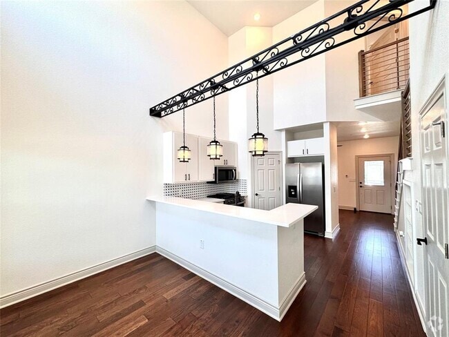 Building Photo - 2105 Tiger Trail Unit 402 Rental