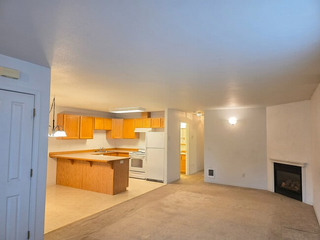 Photo - 931 NE Hidden Valley Dr