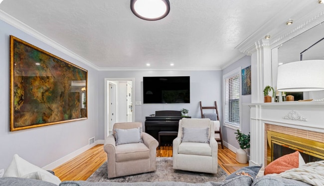 Photo - 444 N Oakley St