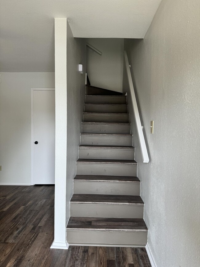 Photo - 114 Pinebrook Pl