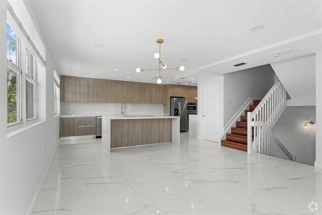 Building Photo - 620 NE 7th Ave Rental