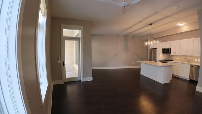 Photo - 2050 N Clark St Unit 302