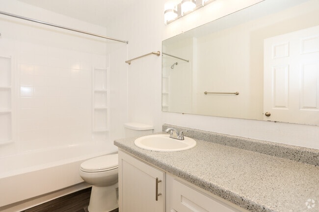 1BD, 1BA - 641SF
