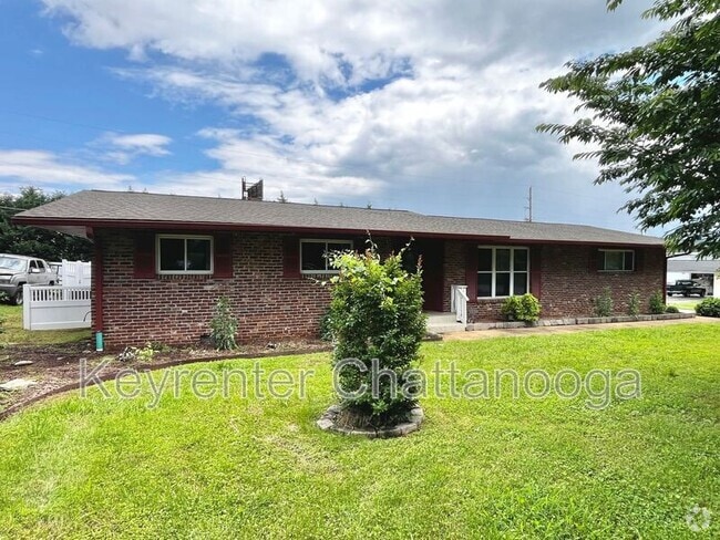 Building Photo - 1635 Green Hills Dr Rental