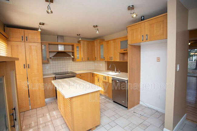 Photo - 1145 Golden Pond Ct