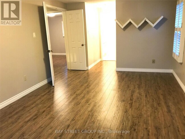 Photo - 331 Green Ln