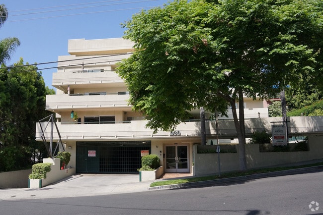 Palm Villas Apartments - 939 Palm Avenue