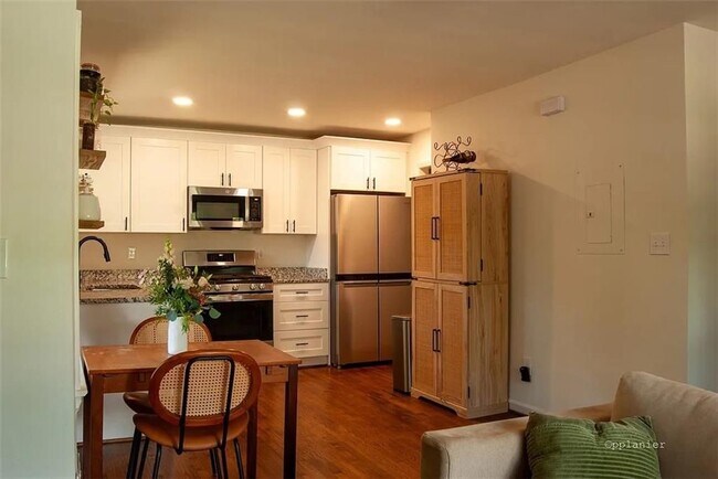 Photo - 1181 Westview Dr SW