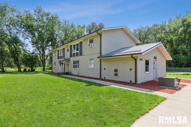 Building Photo - 303 Larson Ct Unit Apt 3