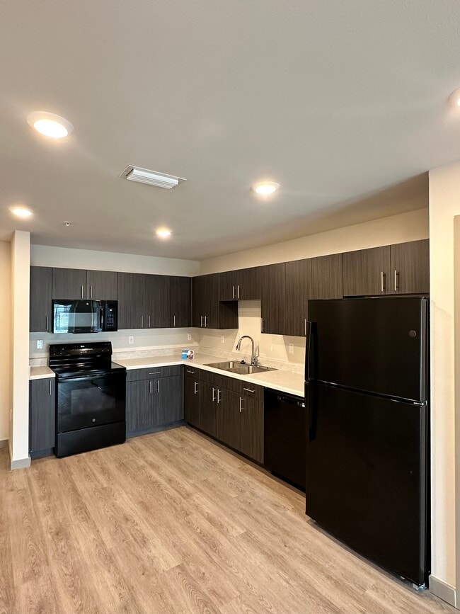 Building Photo - Lofts at Bahama Village