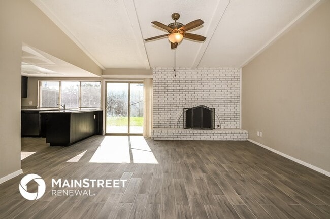 Photo - 450 Thistle Dr
