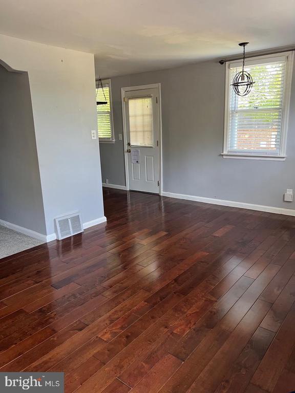 Photo - 237 Miner St