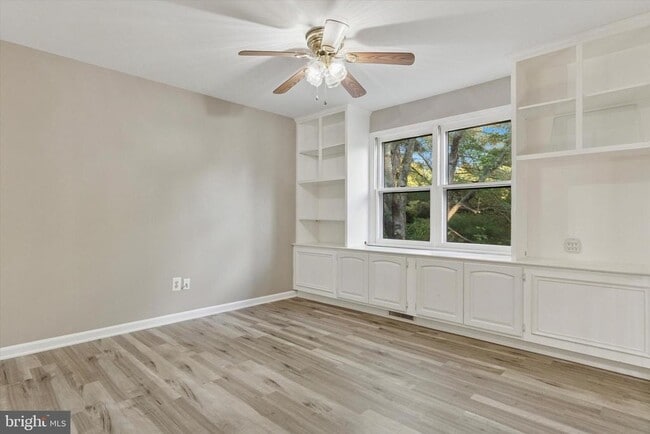 Building Photo - 136 S Lloyd Ave Rental